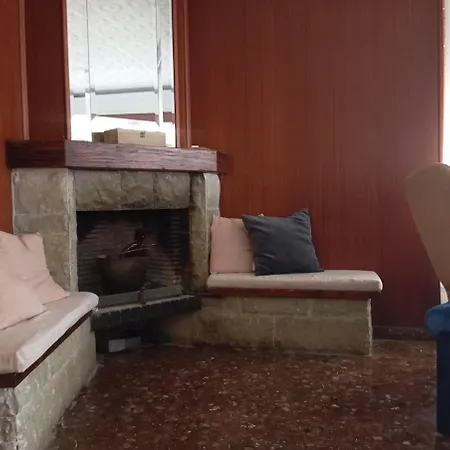 Manzaneque Rural House