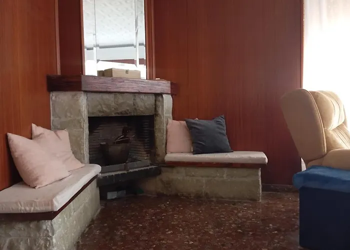 Manzaneque Rural House